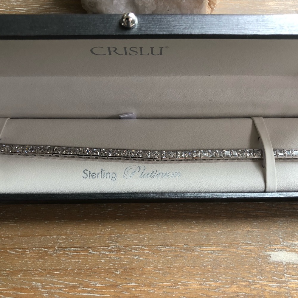 CLASSIC MEDIUM PRINCESS TENNIS BRACELET FINISHED IN PURE PLATINUM